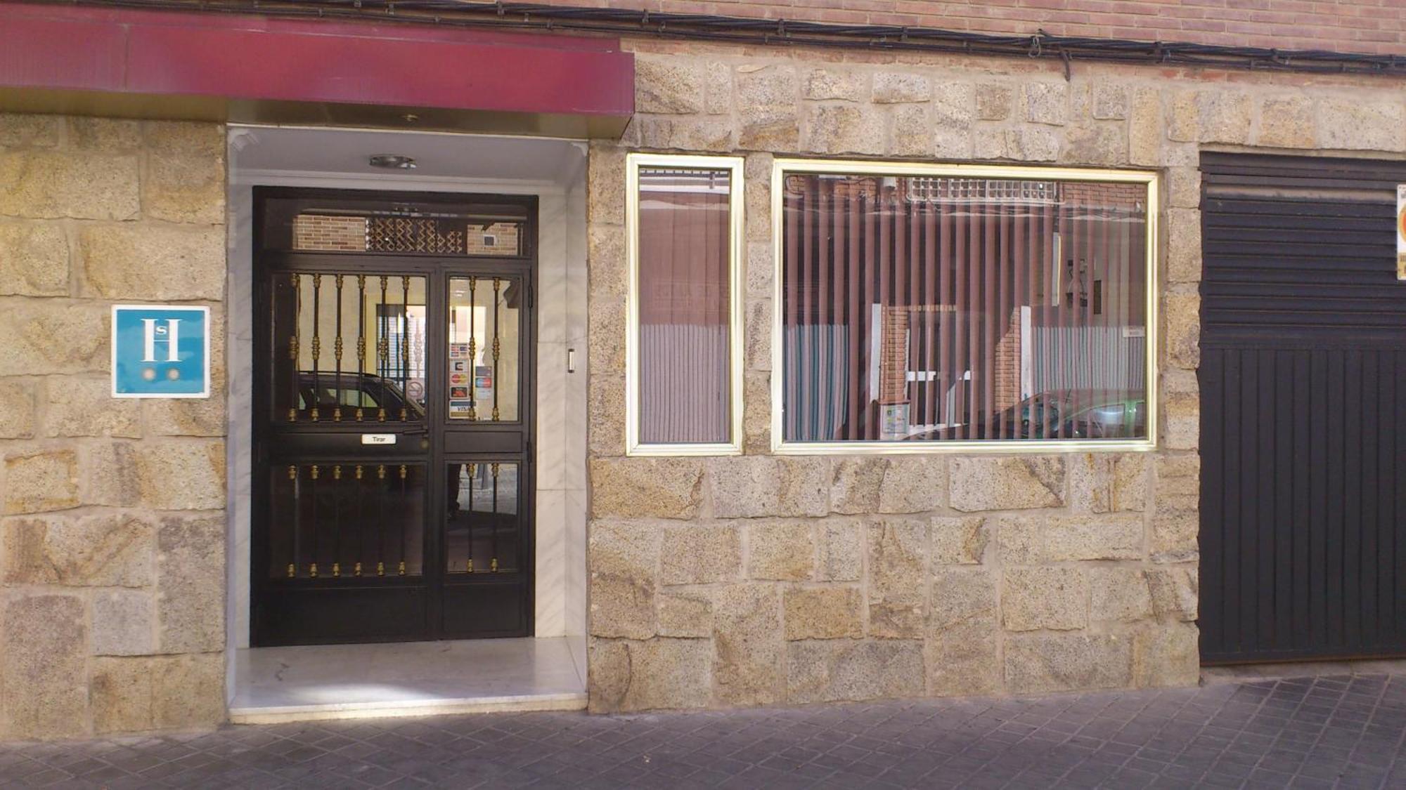 Hostal Juanito Mostoles Exterior photo