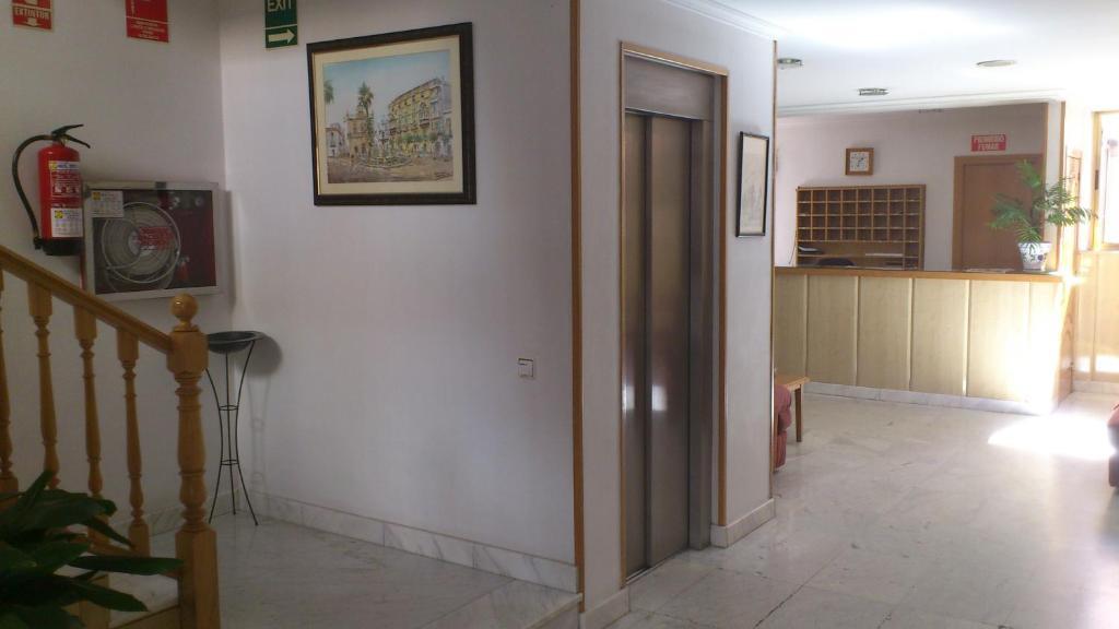 Hostal Juanito Mostoles Exterior photo